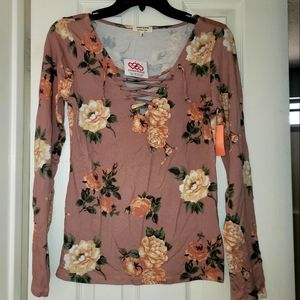 Shirt by Heart & Hips